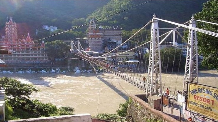 ऋषिकेश में गंगा पर बना 'बजरंग सेतु' का ग्लास वॉकवे