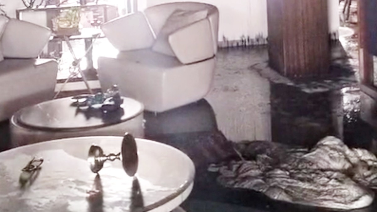 इंदौर में कार शोरूम मालिक प्रवेश अग्रवाल की दम घुटने से मौत.(Photo:Screengrab)