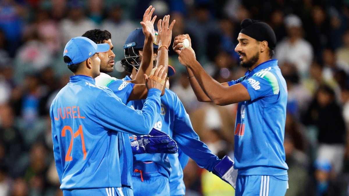 IND vs AUS: अपनी किट भूल आए शुभमन गिल... एडिलेड वनडे में इस क्रिकेटर की जर्सी पहनकर की फील्डिंग