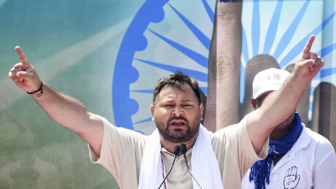 तेजस्वी यादव ने भारी भरकम चुनावी वादे करके मुसीबत मोल ली है?