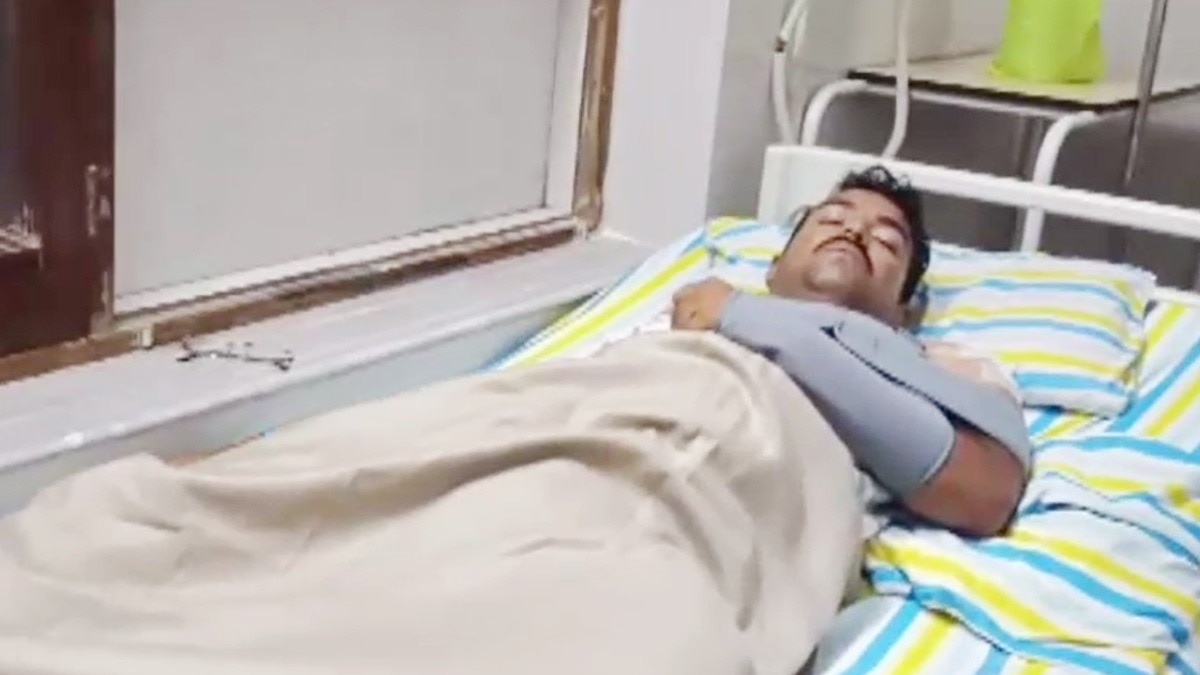 बेखौफ अपराधियों ने हमला बोल पुलिसकर्मियों को किया घायल.(Photo:Screengrab)