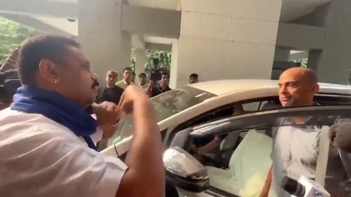 Congress Worker Confronts Bihar Youth Congress In-charge Krishna Allavaru over alleged Discrepancies in Ticket Distribution