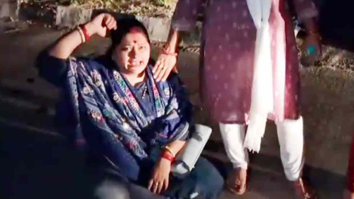 High voltage uproar by BJP woman leader
