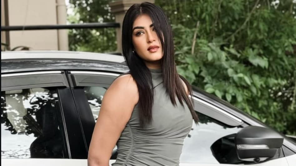 हिट एंड रन केस में एक्ट्रेस दिव्या सुरेश की मुश्किलें बढ़ीं, पुलिस ने दर्ज  की FIR - Kannada actress Divya Suresh FIR Bengaluru hit and run case tmovg  - AajTak