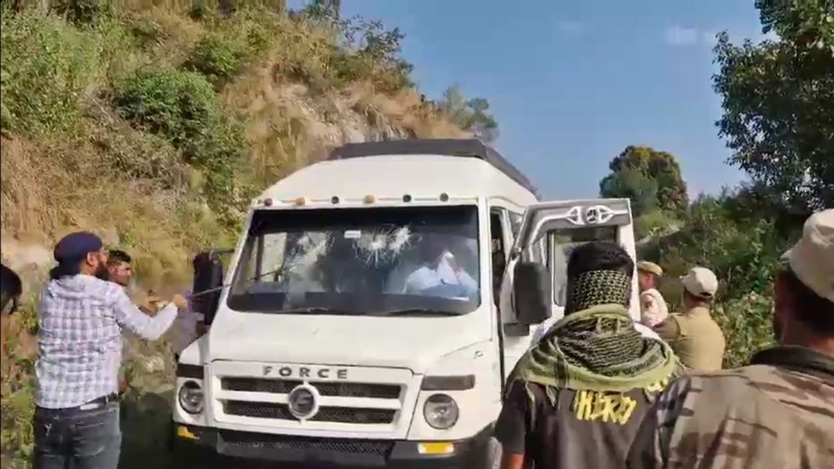 कठुआ में ईसाई मिशनरी दल पर गांववालों ने किया हमला, आठ पुलिसकर्मी सस्पेंड