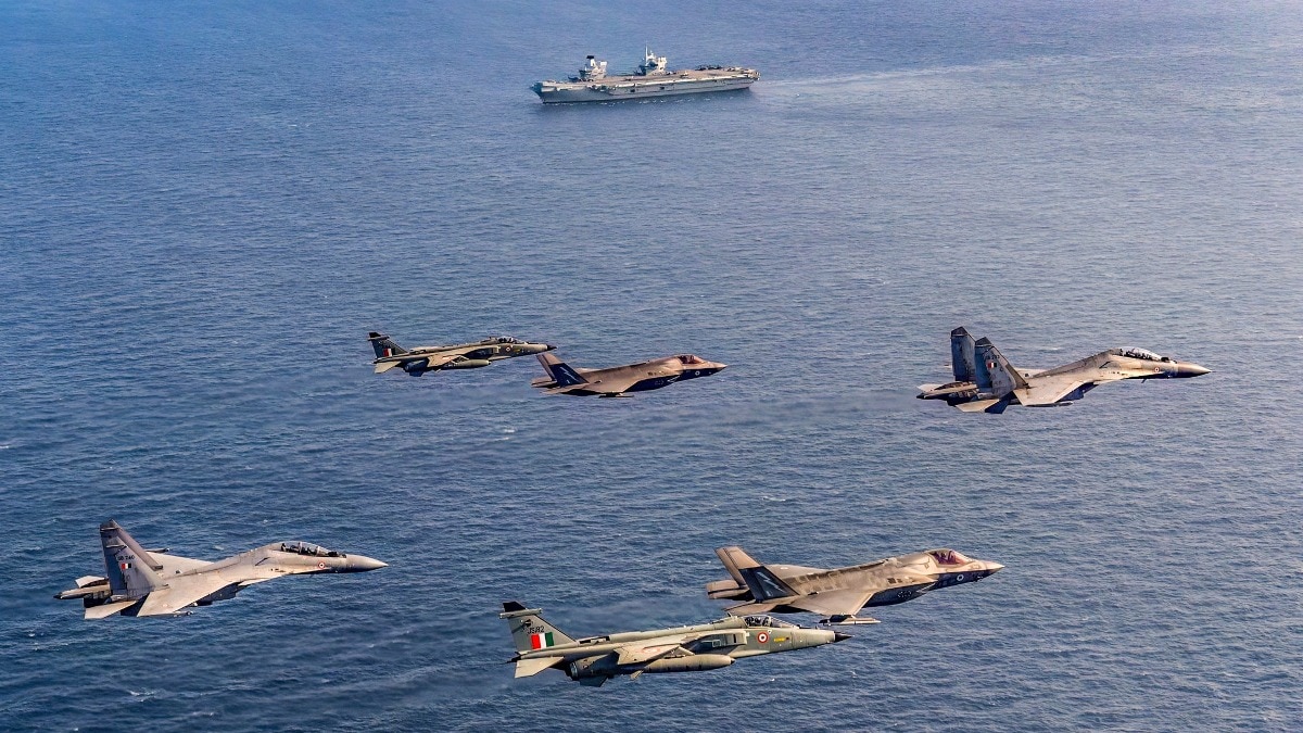 रक्षा विशेषज्ञों के अनुसार, यह अभ्यास सेनाओं की संयुक्त क्षमता और आत्मनिर्भरता को बढ़ाने के उद्देश्य से किया जा रहा है. (File Photo: ITG)