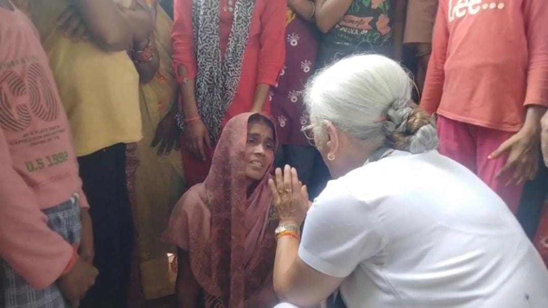 पैर छूवाए, नाक रगड़वाई और जहर पिलाया! 14 वर्षीय बच्चे की हत्या पर अब सियासत गरमाई