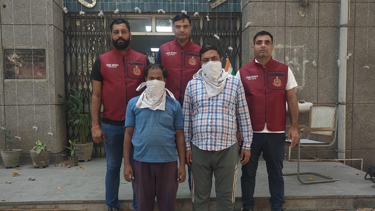 दिल्ली में नकली ENO बनाने वाली फैक्ट्री का भंडाफोड़, दो गिरफ्तार
