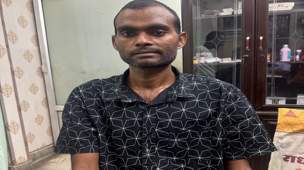 BRD मेडिकल कॉलेज के डॉक्टरों ने दुर्लभ बीमारी से ग्रसित युवक को दी नई जिंदगी, सर्जरी कर निकाली गांठें