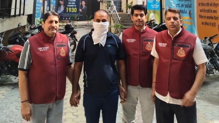 सौतेले भाई से जलन और पिता से नाराजगी... भरोसे का कत्ल कर शातिर बेटे ने घर से लूट लिए 26 लाख