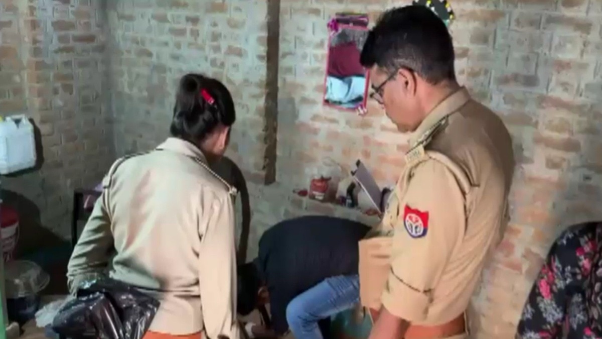 शरीर पर एक कपड़ा नहीं... अपने ही घर में ऐसे हाल में मिली युवती की लाश