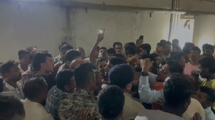 बेमेतरा में तेज रफ्तार डिफेंडर का कहर, 5 गाड़ियों में मारी टक्कर, 3 की मौत