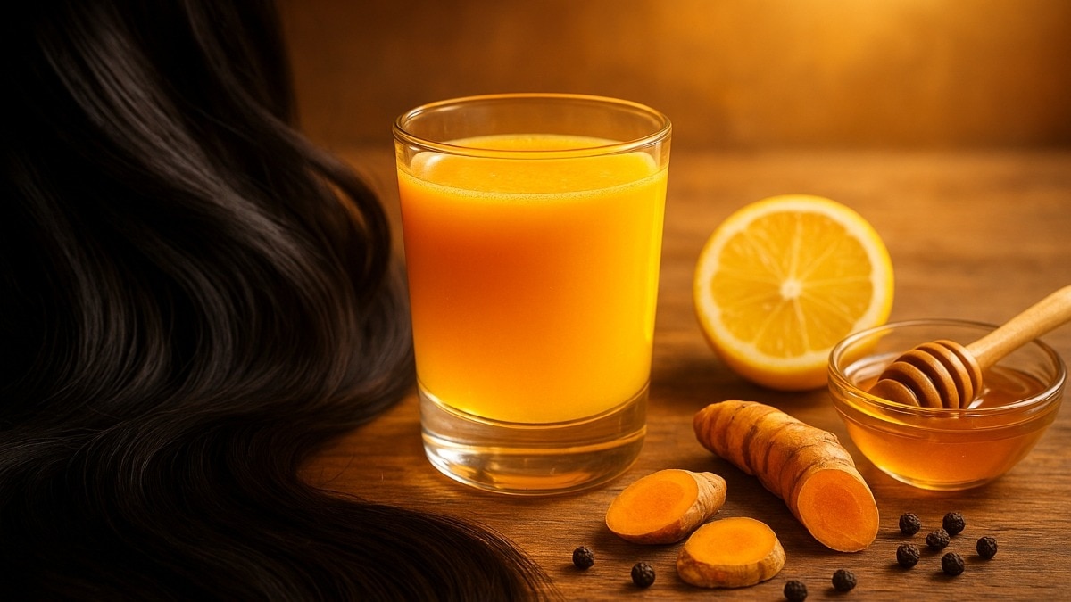 बालों की ग्रोथ के लिए सिर्फ हल्दी शॉट्स ही नहीं बल्कि हल्दी का पैक भी बहुत अच्छा है. (Photo: AI generated)