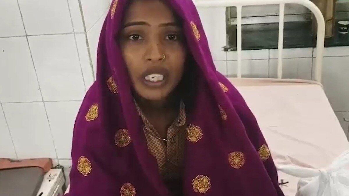 अपना दर्ज बयां करती पीड़ित महिला. (Photo: ITG)