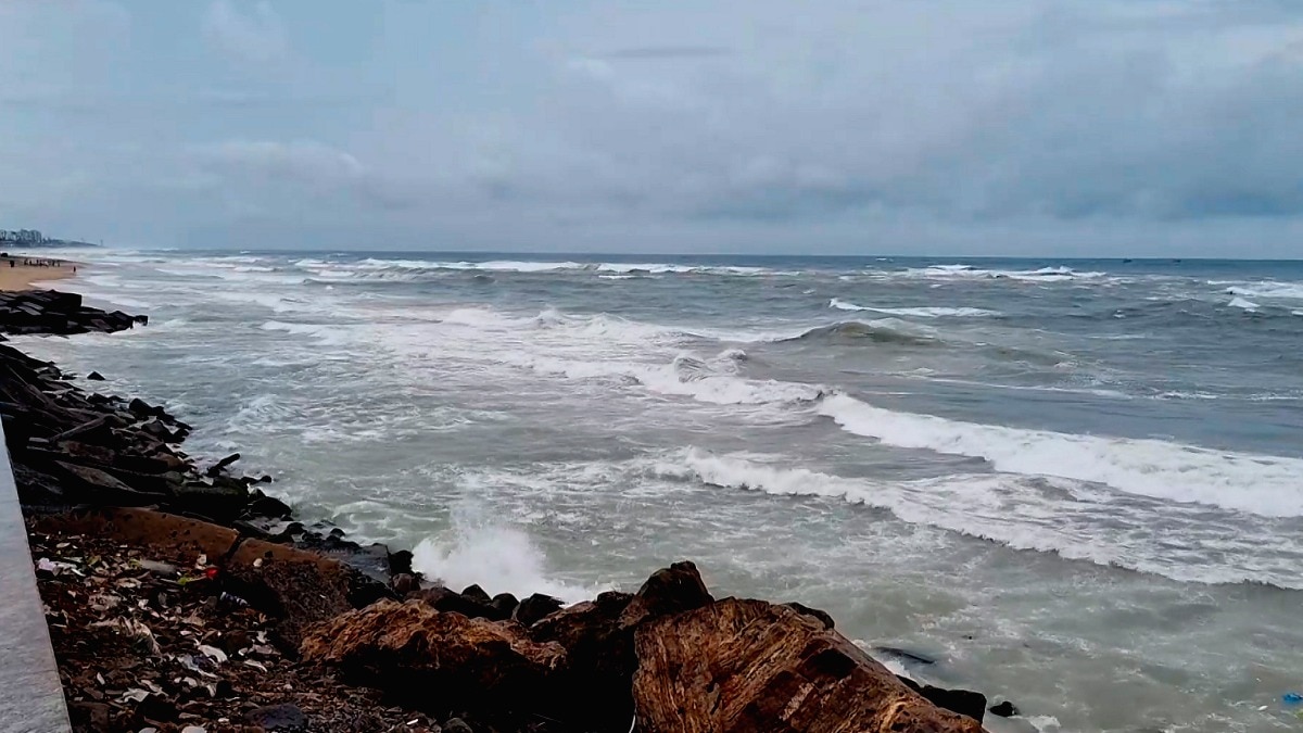 चक्रवात मोंथा को लेकर ओडिशा के आठ जिलों में रेड अलर्ट