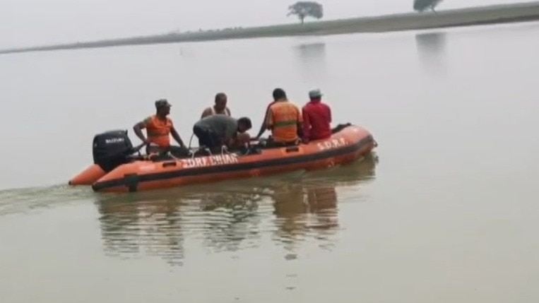 छठ घाट पर नदी में डूबने से 11 लोगों की मौत.  (Photo: Screengrab)