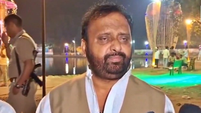 'खेसारी लाल नचनिया हैं तो हेमा मालिनी कोई...', बोले सपा विधायक ओमप्रकाश सिंह