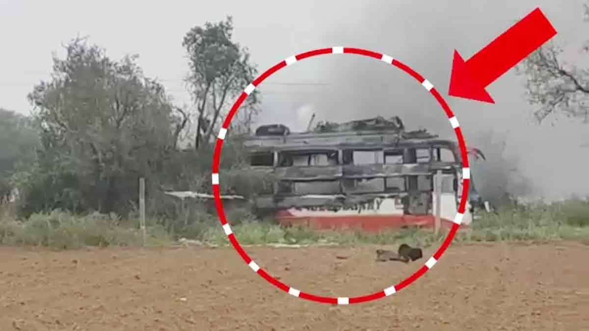 टोल के ₹100 बचाने के चक्कर में चढ़ा दी 2 सवारियों की बलि! बस हादसे में सामने आई बड़ी लापरवाही