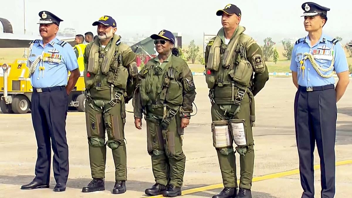 जिस राफेल फाइटर जेट ने ऑपरेशन सिंदूर में लिया था हिस्सा, उसी में प्रेसिडेंट मुर्मू ने भरी उड़ान