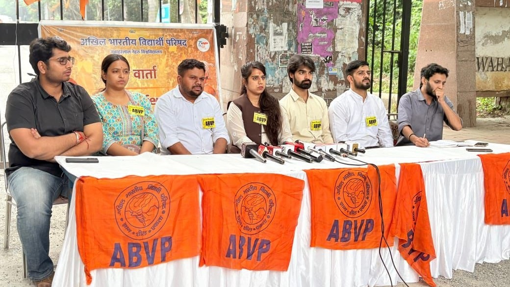 JNU छात्र संघ चुनाव में ABVP की तरफ से उपाध्यक्ष पर पद महिला कैंडिडेट तान्या कुमारी मैदान में हैं. (Photo: ITG)