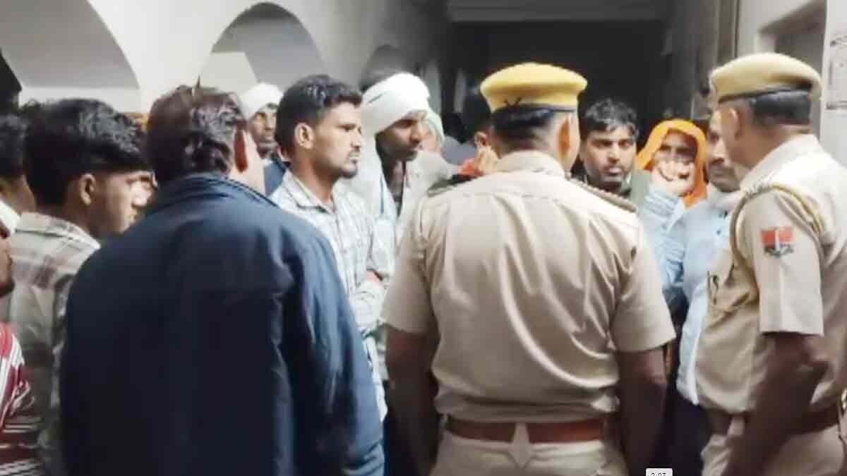 युवक से नकाबपोश बदमाशों ने की लूट (Photo: Screengrab)