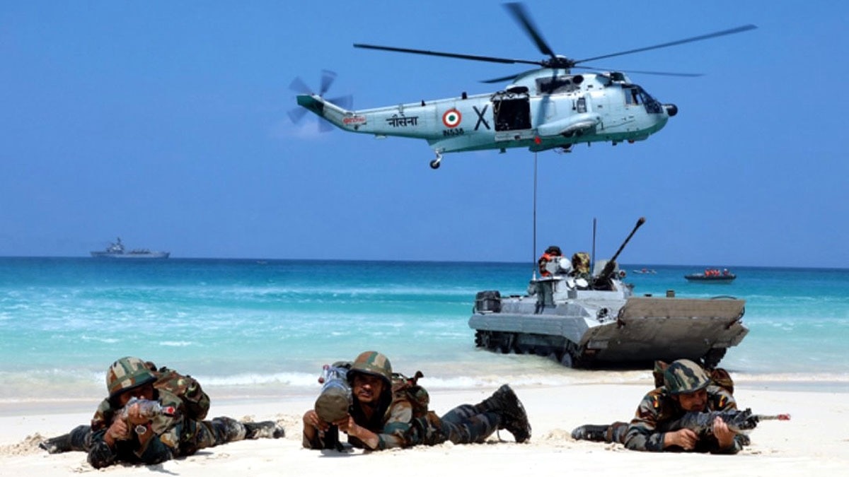 भारत ने शुरू किया 'त्रिशूल 2025'... PAK सीमा के पास तीनों सेनाओं का बड़ा  युद्धाभ्यास - India Launches Mega Tri Service Military Exercise Trishul  Near Pakistan Border - AajTak