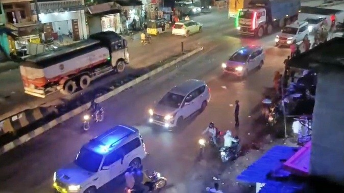 Sonbhadra miscreants stopped minister's convoy (Photo- Screengrab)