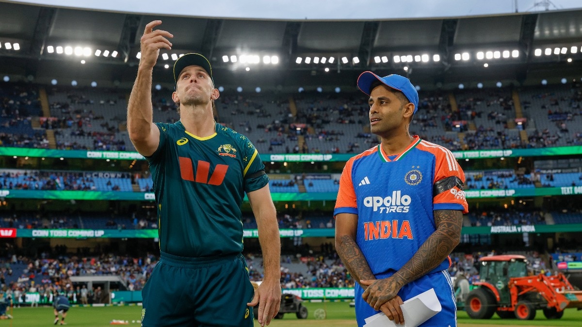 सूर्यकुमार यादव मेलबर्न टी20 में भी टॉस नहीं जीत पाए. (Photo: BCCI)