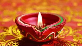 Follow 4 ways to light a lamp at home, money will rain Follow 4 ways to light a lamp at home, money will rain