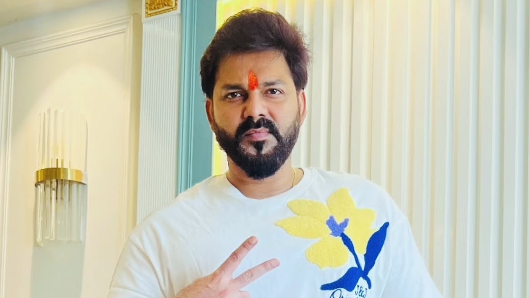 पवन सिंह की चुनावी रैली में उमड़ा जनसैलाब, 'पावर स्टार' की झलक पाने बेताब दिखे फैंस