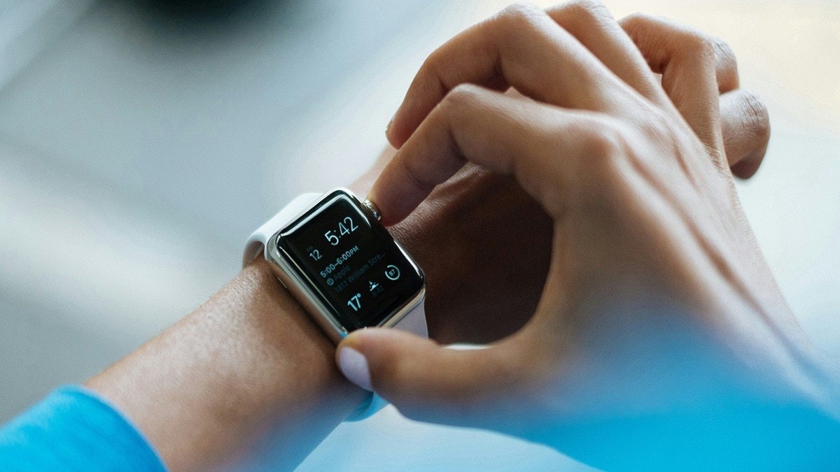 Apple Watch का कमाल! वक्त रहते किया अलर्ट और MP के शख्स की बच गई जान