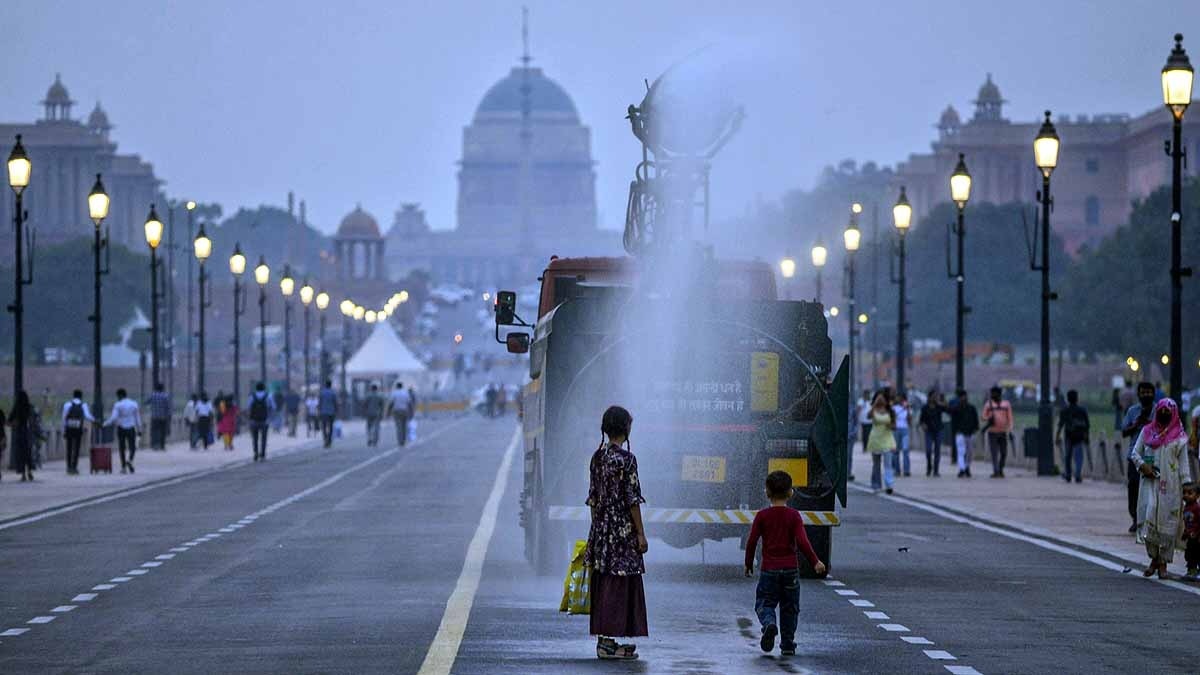 घुट रही सांस, राहत की नहीं आस... दिल्ली-NCR के आसमान में क्यों टिक गया जहरीला स्मॉग?