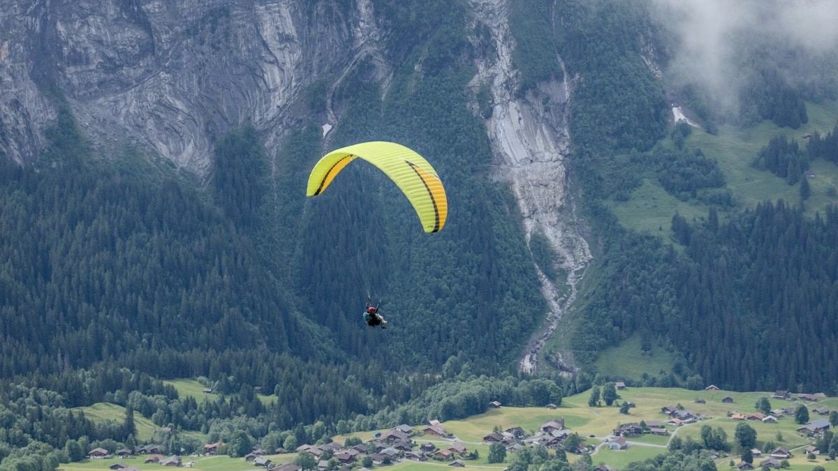 बादलों के बीच उड़ने का सपना होगा पूरा, मेघालय में पैराग्लाइडिंग फिर होगी शुरू