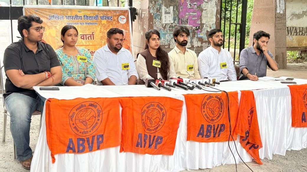 JNU छात्र संघ चुनाव के लिए वोटिंग जारी, जानिए मुकाबले में कौन-कौन से चेहरे, किसका पलड़ा भारी