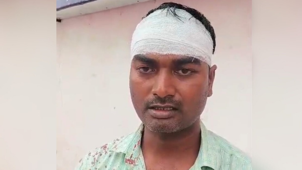 घायल युवकों की मदद कर रहे लेखपाल को ही समझा हमलावर, लाठी-डंडों से पीटकर किया अधमरा