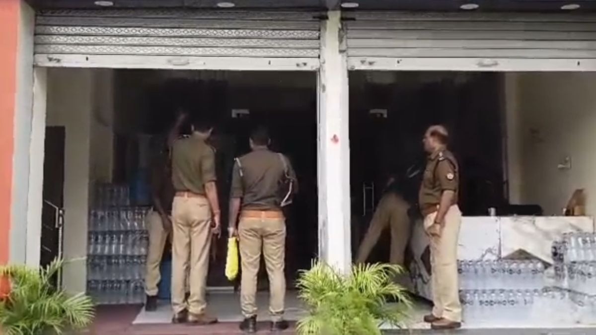 पुलिस ने मारा छापा तो खुल गई पोल. (Photo: ITG)