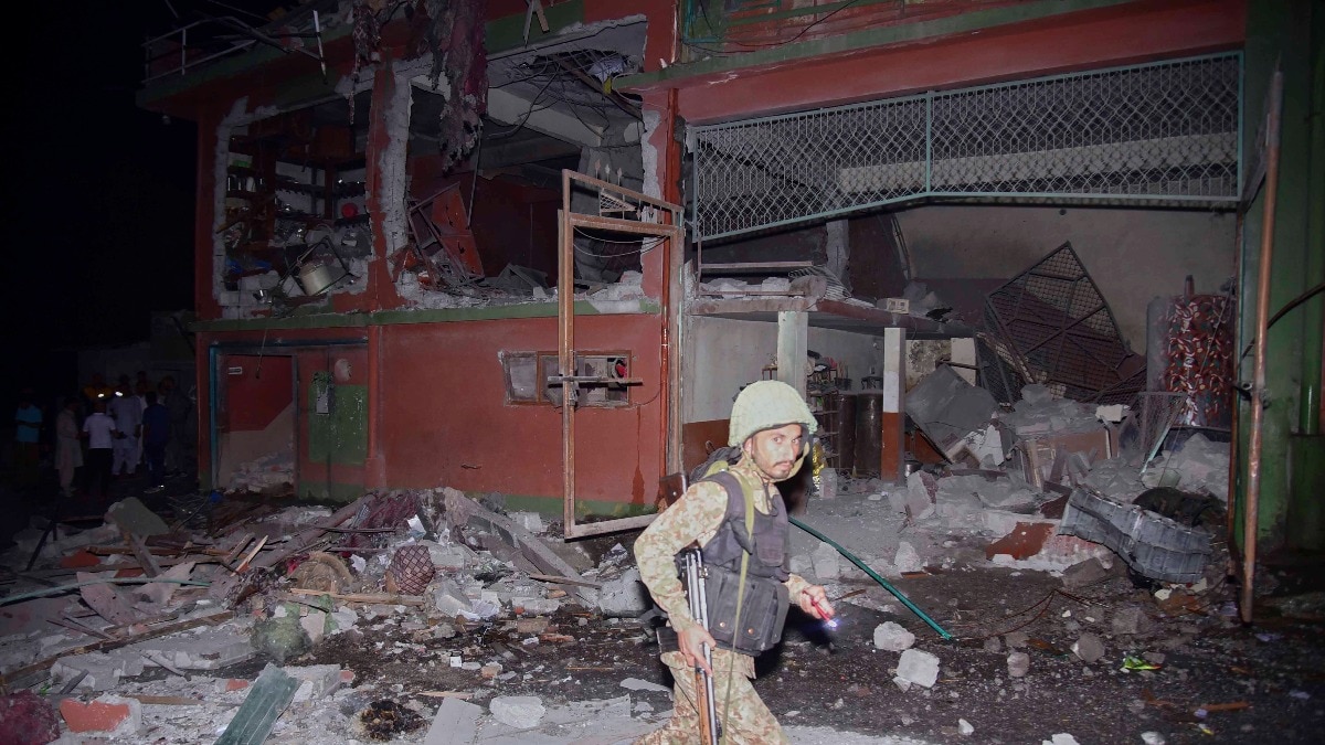 आतंक का पनाहगाह फिर खड़ा करेगा PAK, पहली बार सैयदना बिलाल कैंप की तबाही देखने पहुंचा मंत्री