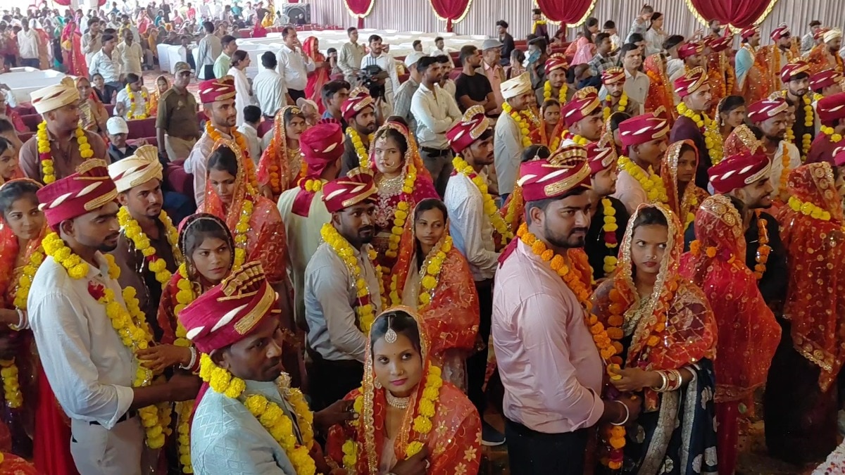 न दुल्हन की मांग में सिंदूर, न सात फेरे, फिर भी हो गई शादी... झांसी सामूहिक विवाह में रस्में बनीं दिखावा