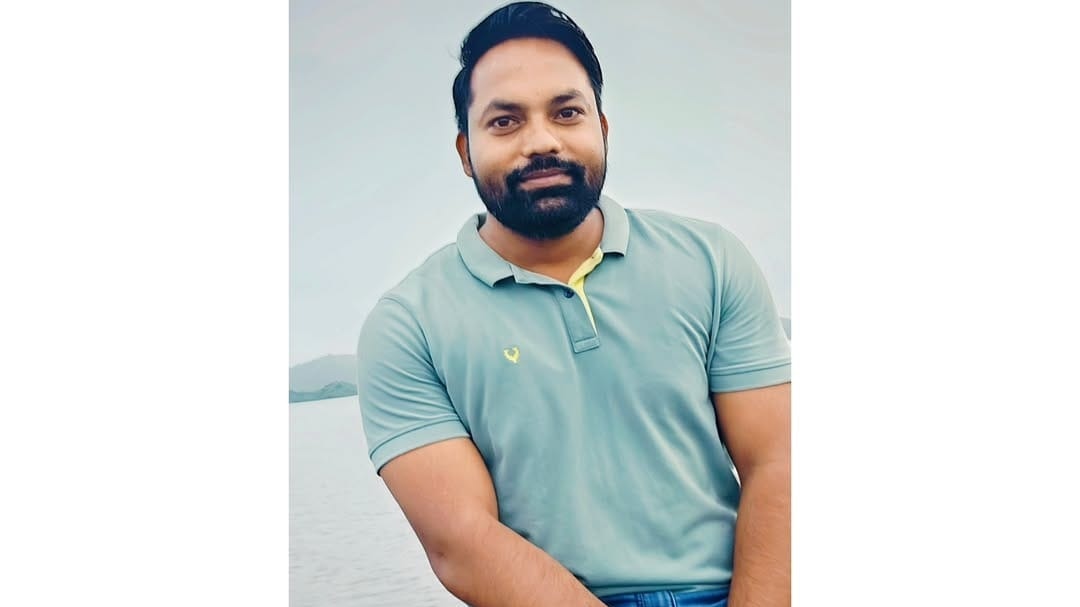 झांसी: गेंदबाजी के बाद पानी पिया, उल्टी होते ही बेहोश होकर गिर पड़ा, क्रिकेट के मैदान में युवक की मौत से पसरा मातम