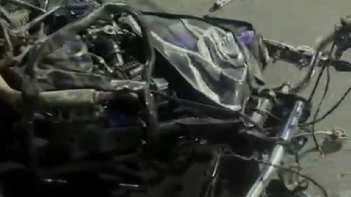 बंद पुल पर मौत की रेस, दर्दनाक हादसे में दो लोगों की गई जान