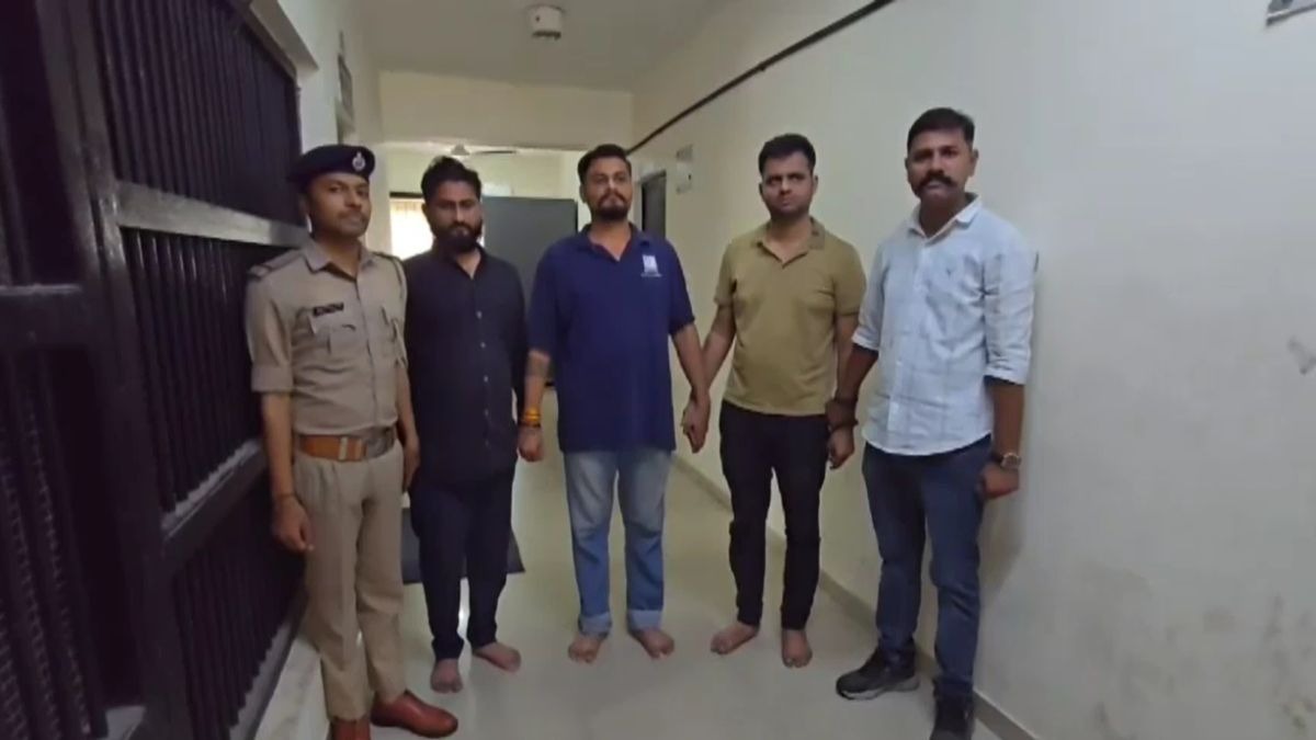 पुलिस ने तीन आरोपियों को किया अरेस्ट. (Photo: Screengrab)