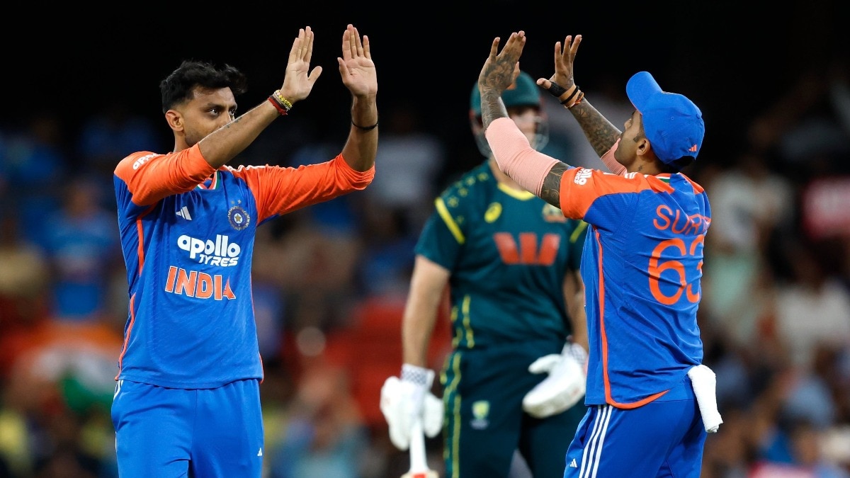 AUS vs IND: पहले बल्ले से दिखाया दम, फ‍िर गेंद से ऑस्ट्रेल‍िया को नचाया...अक्षर पटेल बने गोल्ड कोस्ट टी20 में भारत के X फैक्टर