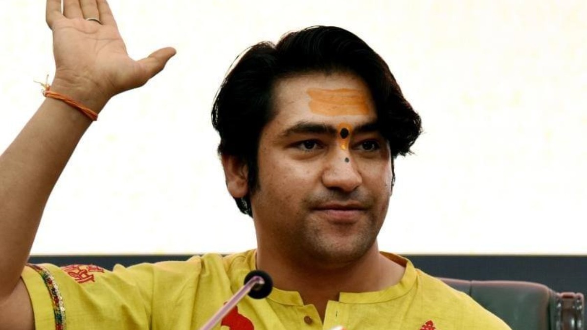 'विवाद नहीं, संवाद' का संदेश... धीरेंद्र शास्त्री की 'सनातन हिंदू एकता पदयात्रा' में शामिल होंगे 300 से अधिक मुस्लिम