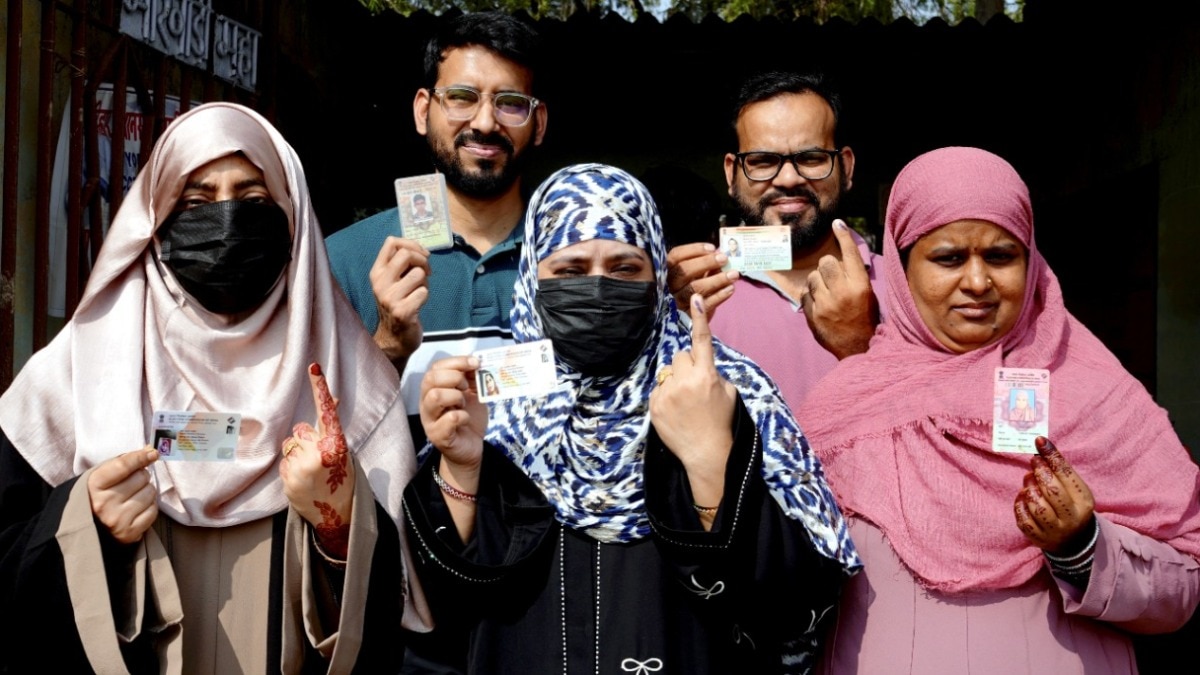 बिहार में भारी मतदान, वोटर किसपर मेहरबान…. पहले चरण की रिकॉर्ड वोटिंग के क्या हैं संकेत?