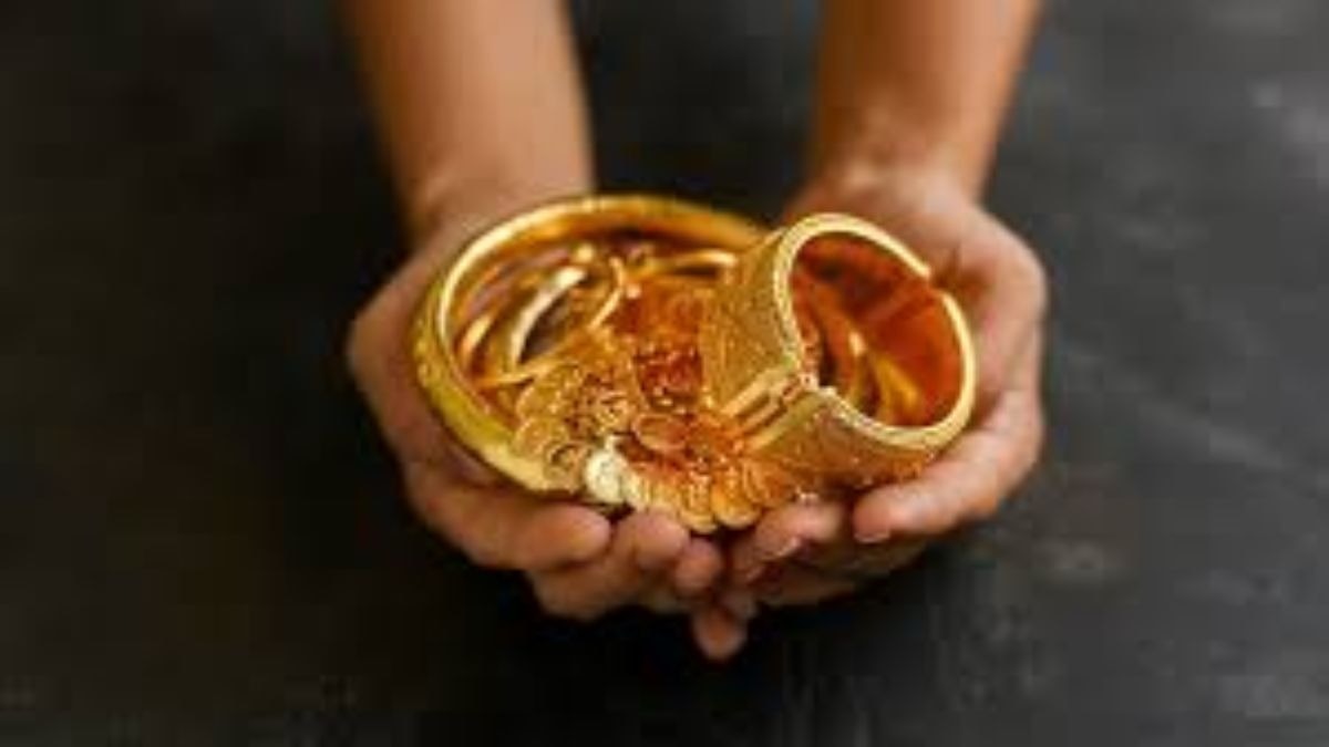 ग्राहकों को नकली सोने के जेवरात बेचे. (Photo: Representational)