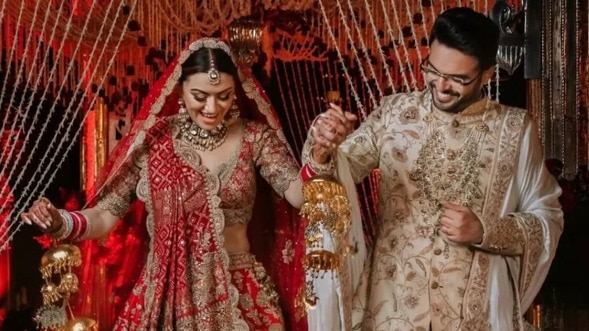 शोबिज की हिट जोड़ियां, बने प्यार की मिसाल, लेकिन सालों बाद टूट रहा घर