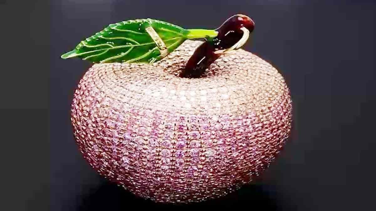 ये है 10 करोड़ रुपये का सेब, मुंबई में हर कोई करना चाहता है दीदार!