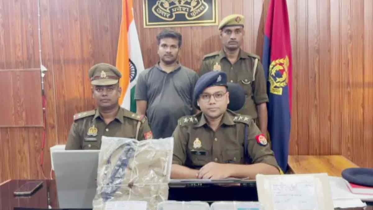  Police arrested a man who married a woman by posing as a fake IPS officer