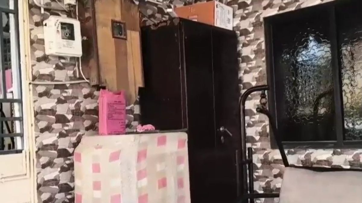 अलमारी में बंद होने से घुटा बच्ची का दम. (Photo: Screengrab)