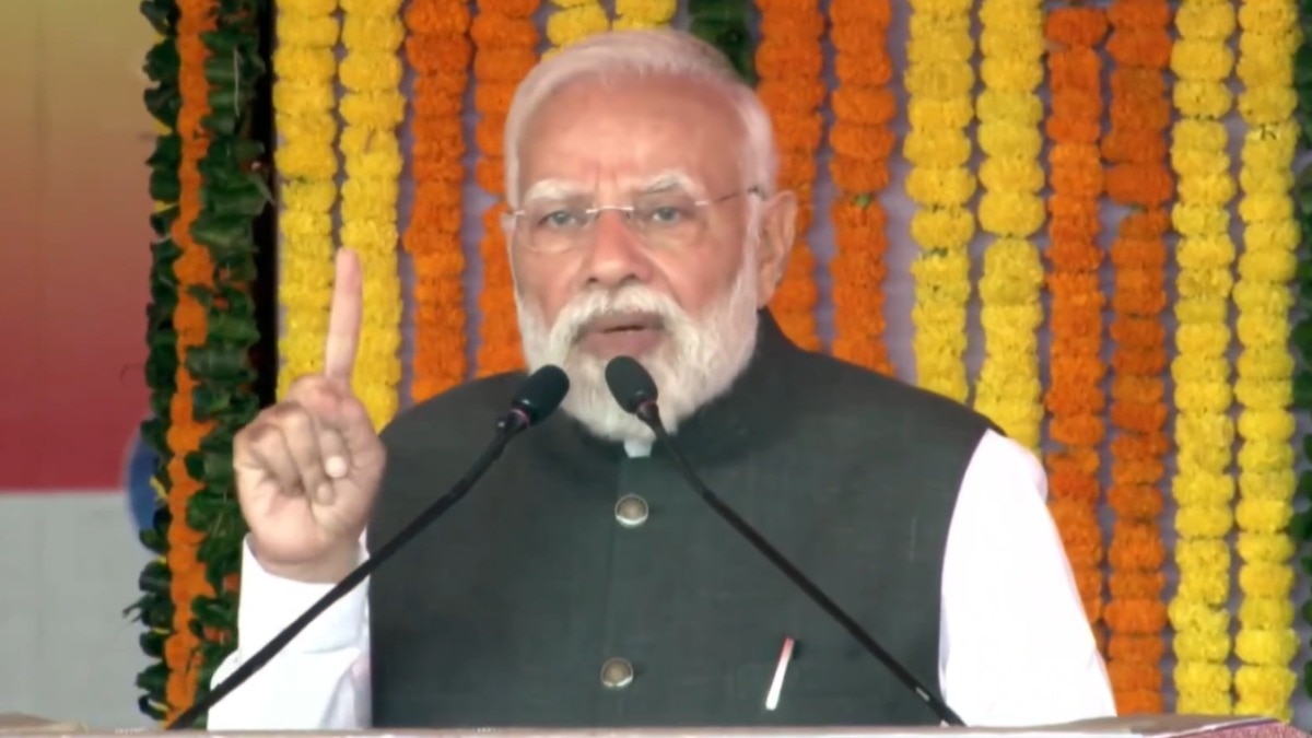 देश को चार 'वंदे भारत' की सौगात... PM मोदी ने काशी से दिखाई हरी झंडी, कहा- यह भारतीयों की ट्रेन है